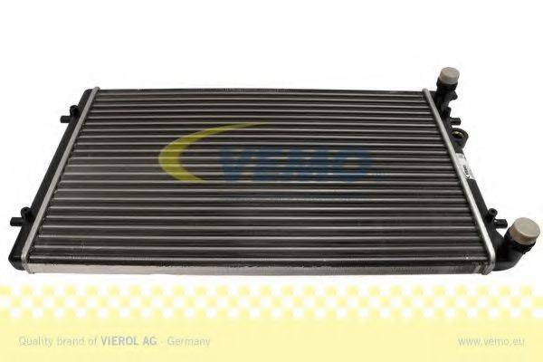 VEMO V15605022 Радіатор, охолодження двигуна